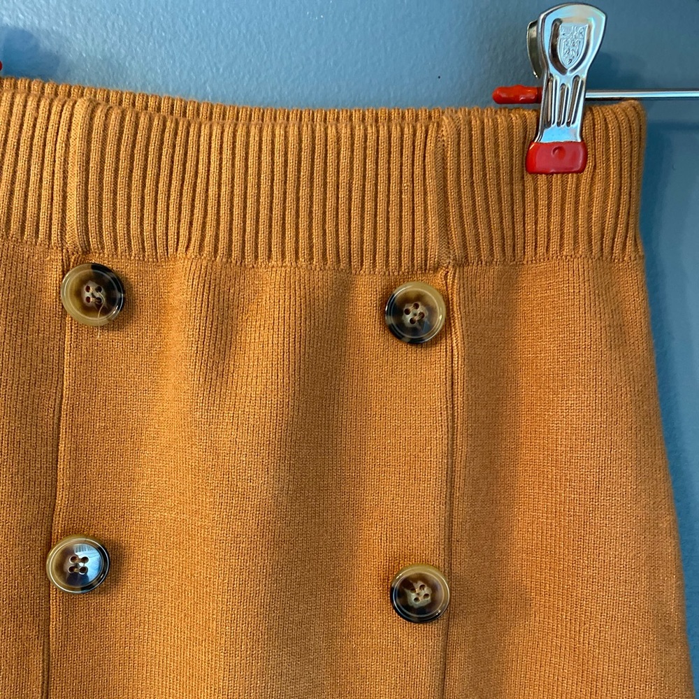 Roolee skirt, XS, midi style.  Sweater material.  Never worn, tags still on.